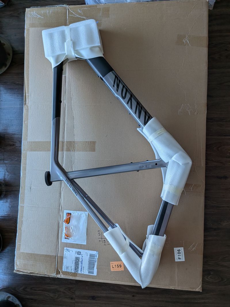 Used Canyon Grail CF SLX 9 AXS 2025 Frameset 2025 Road & Gravel