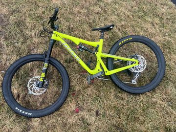 Gebrauchtes Juliana Roubion CC X01 2018 2018 Mountainbike, Grün, 27.5 — Bild 2 von 8