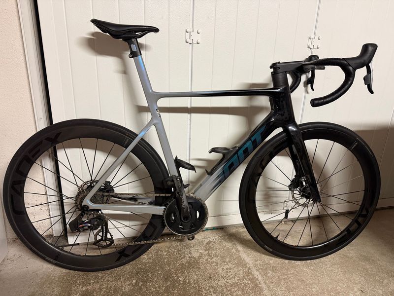Used Giant Propel SRAM Force eTap AXS 2023 Road & Gravel
