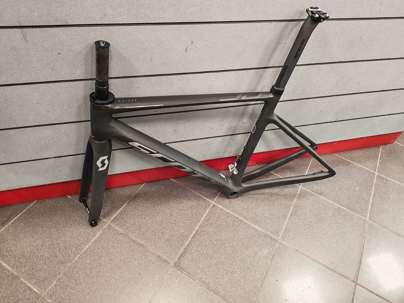 Used Scott Addict RC Ultimate 2024 Frameset 2024 Road & Gravel, Black — image 7 of 9