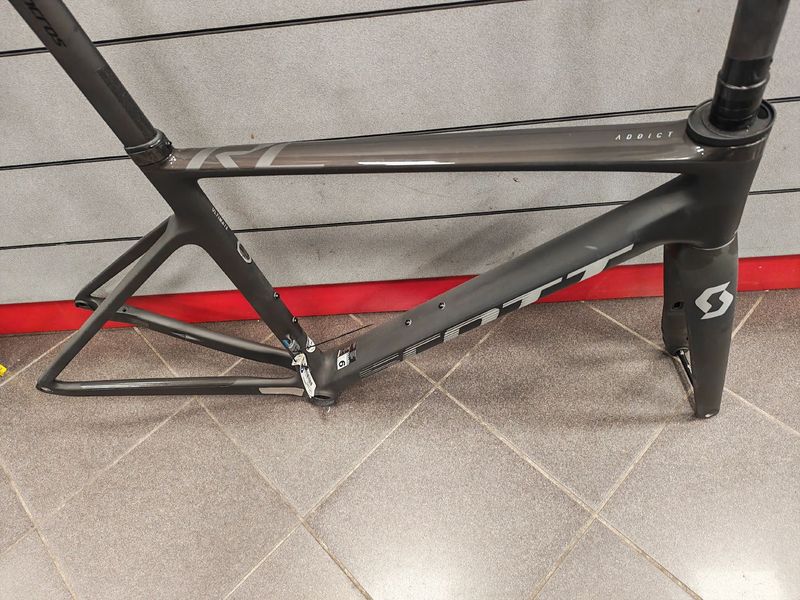 Used Scott Addict RC Ultimate 2024 Frameset 2024 Road & Gravel, Black — image 2 of 9
