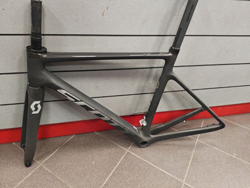 Used Scott Addict RC Ultimate 2024 Frameset 2024 Road & Gravel, Black — image 6 of 9
