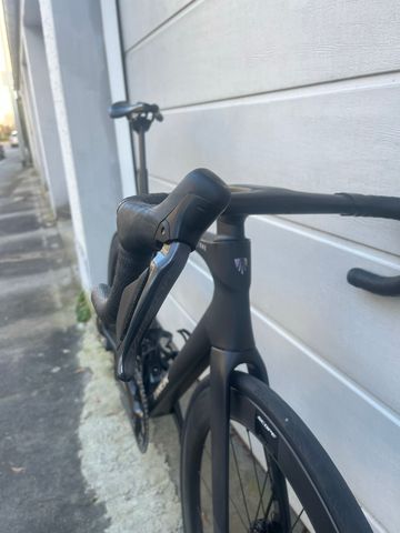 Käytetty Trek Madone Shimano Ultegra Di2 2025 Road & Gravel — kuva 7 / 8