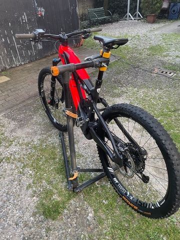 Tweedehands Rotwild R.E750 Pro 2020 2020 Mountainbike — afbeelding 2 van 5