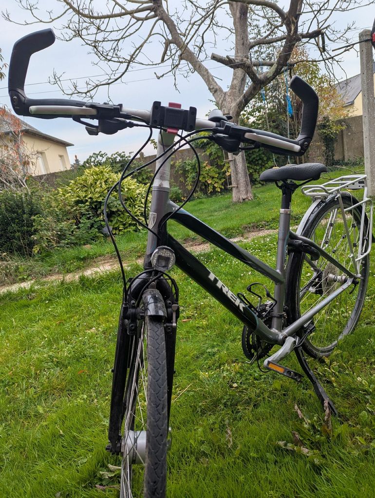 Used Trek X400 Shimano Alivio 2010 Urban, Light Gray — image 2 of 6