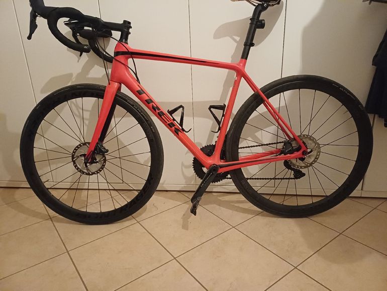 Used Trek Émonda SL 6 Disc 2020 2020 Road & Gravel, Red — image 1 of 3