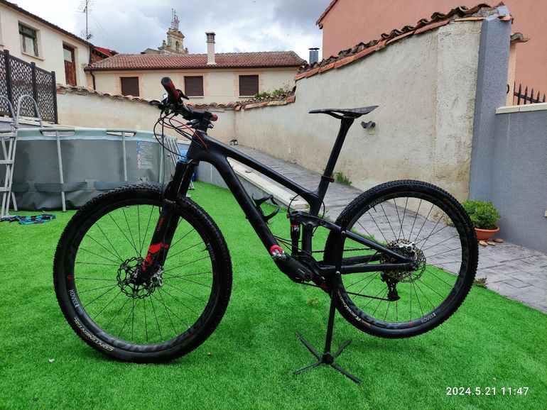 Used Trek Top Fuel 9.8 SL 2017 2017 Mountainbike — image 1 of 5