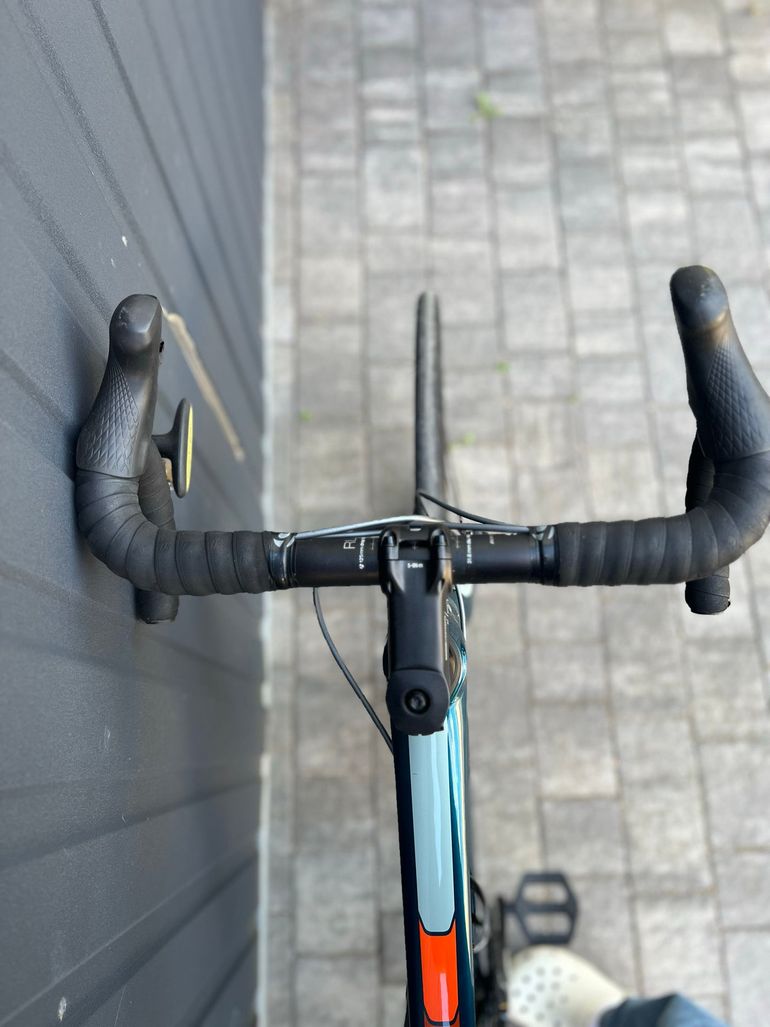 Used Trek Domane SL 8 2017 2017 Road & Gravel, Blue — image 7 of 13