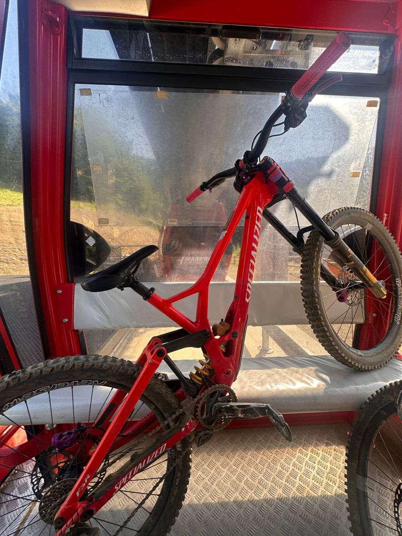 Used Specialized Demo Race 2023 Frameset 2023 Mountainbike, Red, 29 — image 2 of 3
