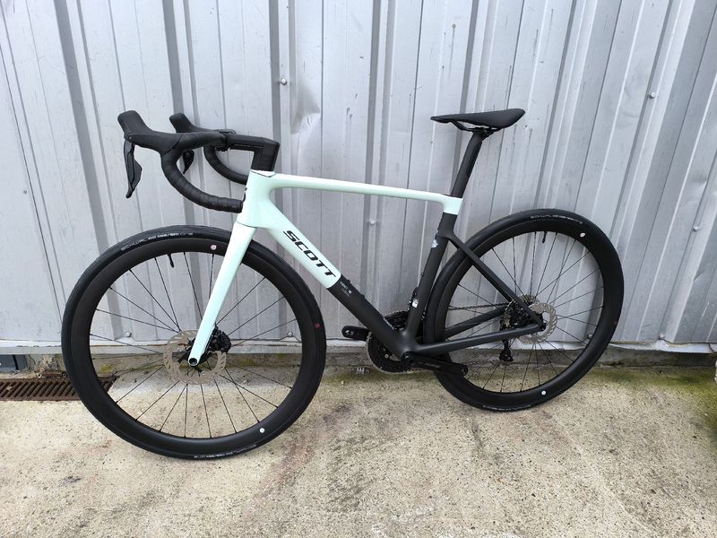 Used Scott Addict RC Shimano 105 Di2 2026 Road & Gravel, Green — image 4 of 4