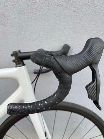 Used Specialiced Custom SRAM Rival eTap AXS 2024 Road & Gravel, Light Gray — image 12 of 14