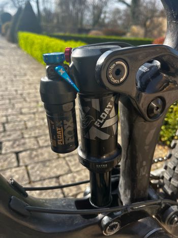 Used Giant Giant Custom SRAM GX Eagle 2023 Mountainbike, Negro — image 6 of 9