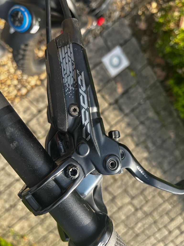 Used Giant Giant Custom SRAM GX Eagle 2023 Mountainbike, Negro — image 8 of 9