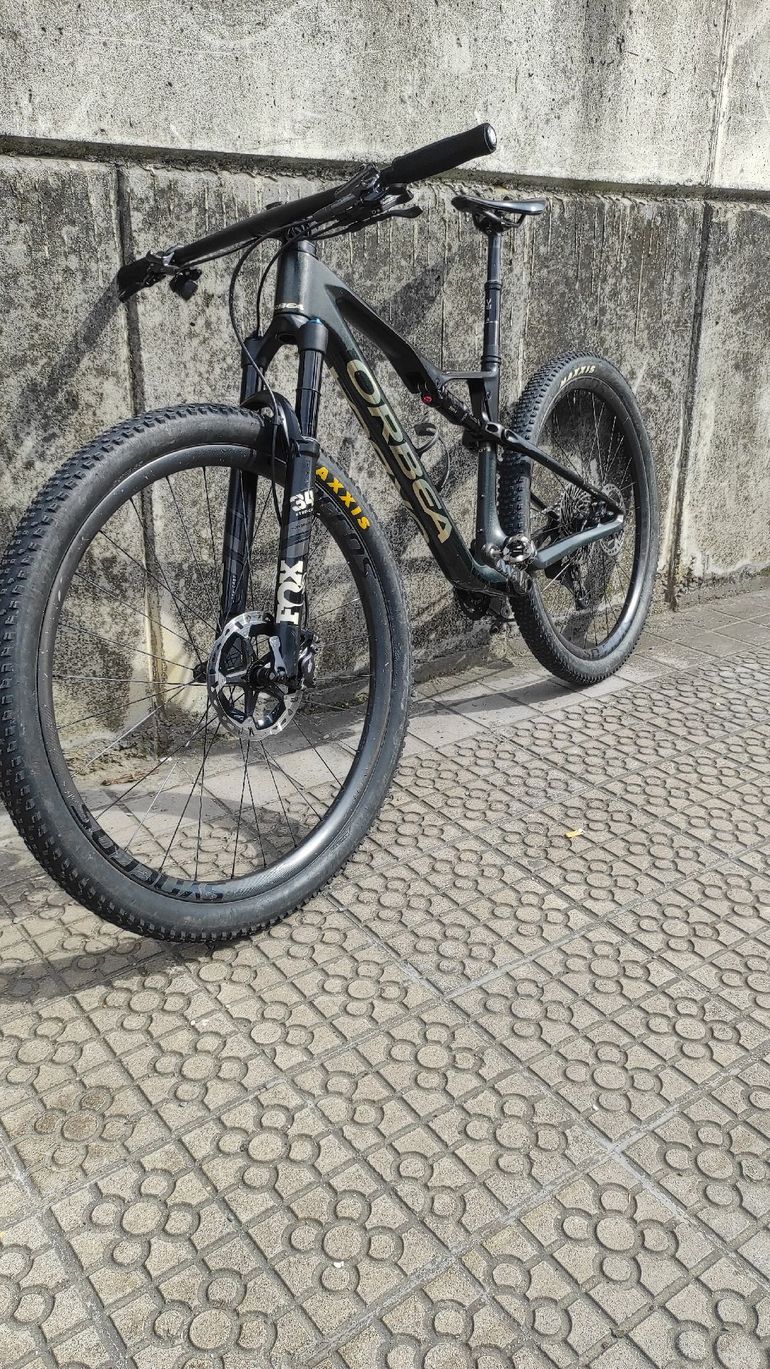 Used Orbea oiz Orbea oiz Custom SRAM XX1 Eagle AXS 2023 Mountainbike, Negro — image 2 of 9