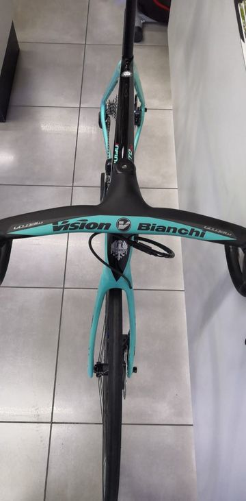 Bianchi Infinito Shimano Ultegra Di2 2019 Road & Gravel d'occasion — image 4 sur 5