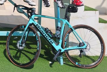 Bianchi Infinito Shimano Ultegra Di2 2019 Road & Gravel d'occasion — image 2 sur 5