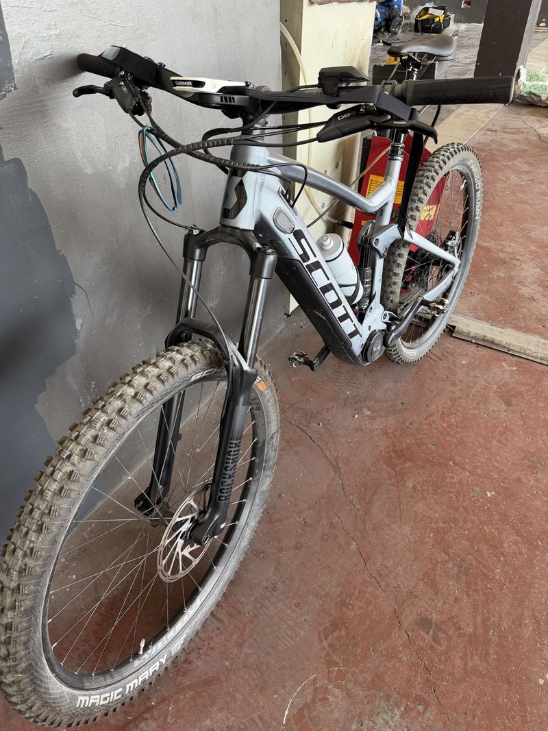 Used Scott Genius 930 2022 2022 Mountainbike, Light Gray, 29 — image 6 of 9