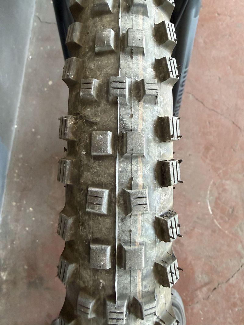 Used Scott Genius 930 2022 2022 Mountainbike, Light Gray, 29 — image 7 of 9