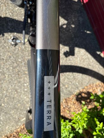 Used Orbea TERRA M20iTEAM 2024 2024 Road & Gravel, Hellgrau — image 4 of 5