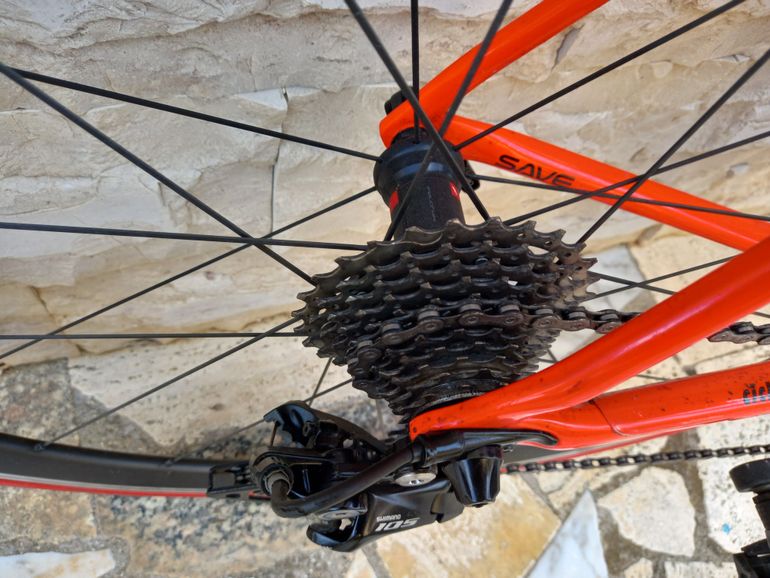 Used Cannondale SuperSix EVO Shimano 105 2018 Road & Gravel, Red — image 7 of 18
