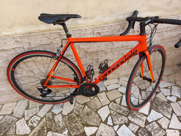 Used Cannondale SuperSix EVO Shimano 105 2018 Road & Gravel, Red — image 9 of 18