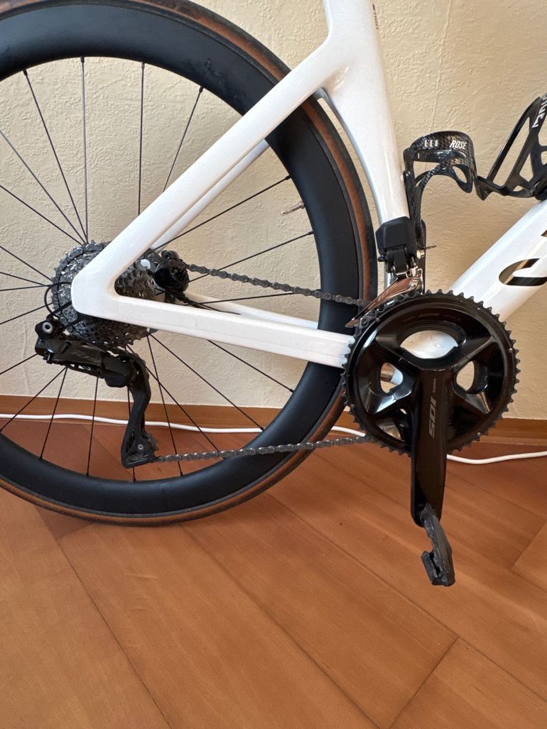 Used Canyon Aeroad CF SLX 7 Di2 2025 2025 Road & Gravel, White — image 3 of 5