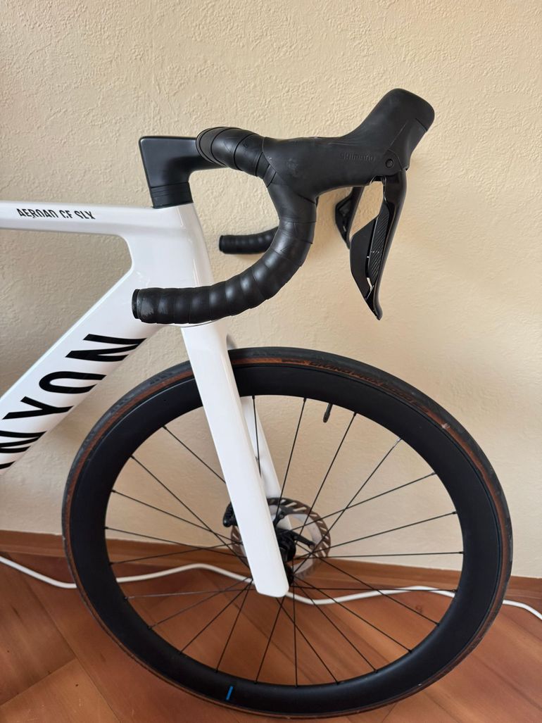 Used Canyon Aeroad CF SLX 7 Di2 2025 2025 Road & Gravel, White — image 5 of 5