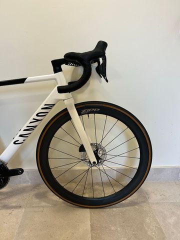 Brugt Canyon Ultimate CF SL 7 Di2 2023 2023 Road & Gravel — billede 4 af 9