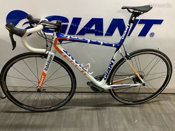 Used Giant TCR ADVANCED SL RABO 2010 2010 Road & Gravel, White — image 2 of 3
