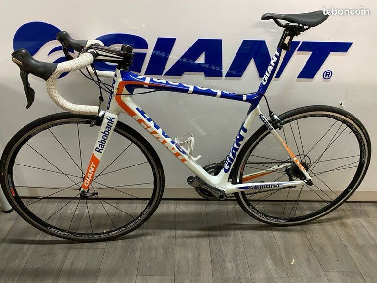 Used Giant TCR ADVANCED SL RABO 2010 2010 Road & Gravel, White — image 2 of 3