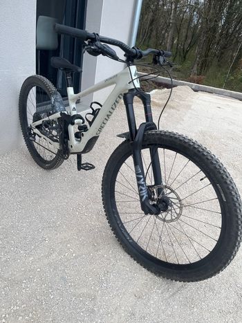 Used Specialized Enduro Elite 2022 2022 Mountainbike — image 2 of 8