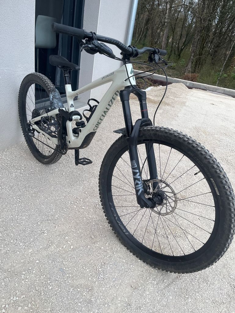 Used Specialized Enduro Elite 2022 2022 Mountainbike — image 2 of 8