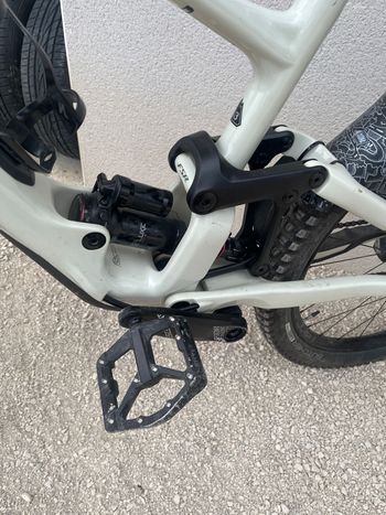 Used Specialized Enduro Elite 2022 2022 Mountainbike — image 4 of 8