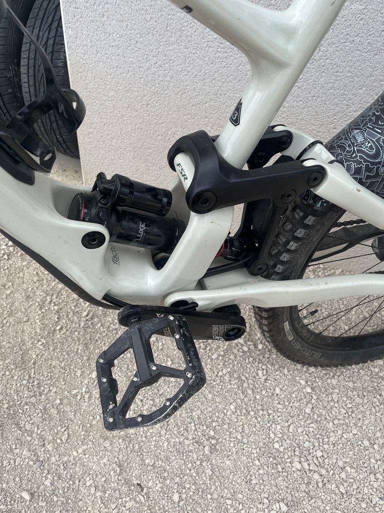 Used Specialized Enduro Elite 2022 2022 Mountainbike — image 4 of 8