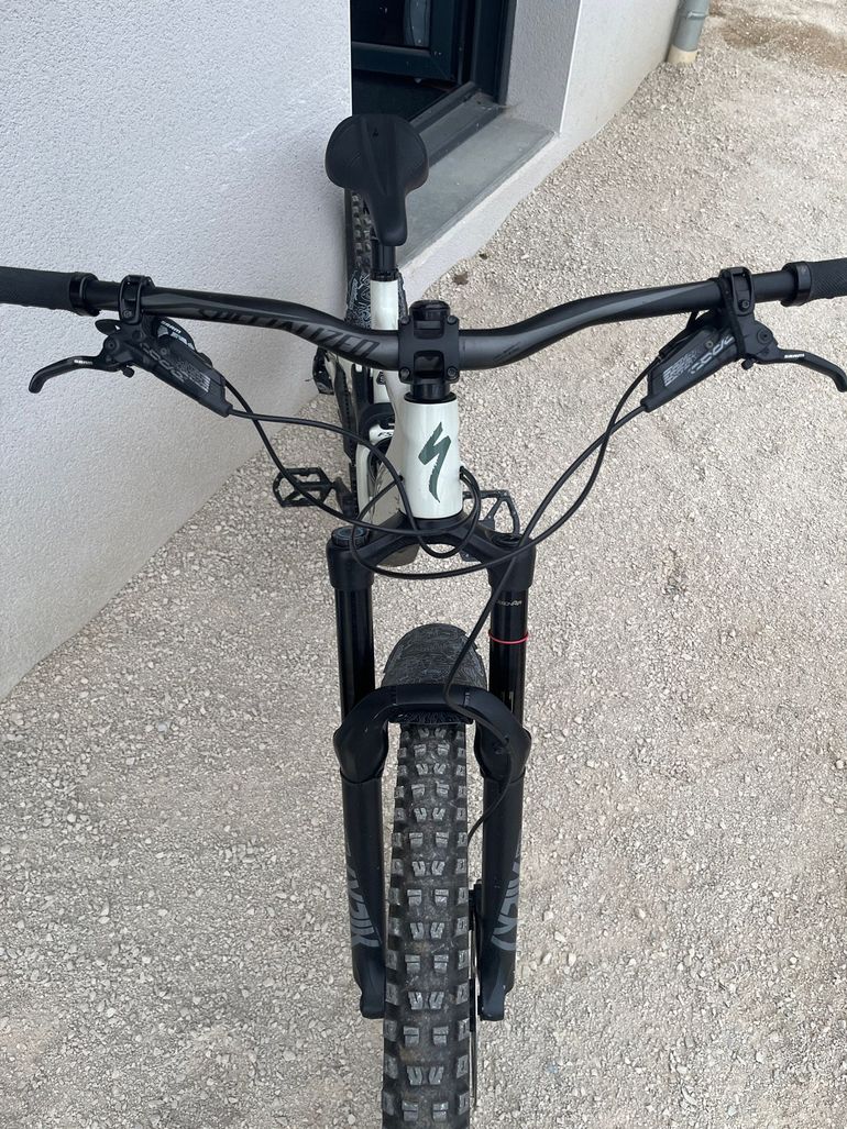 Used Specialized Enduro Elite 2022 2022 Mountainbike — image 6 of 8