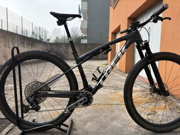 Brugt Trek Supercaliber SLR 9.8 GX AXS Gen 2 2024 2024 MTB