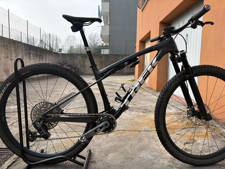 Brugt Trek Supercaliber SLR 9.8 GX AXS Gen 2 2024 2024 Mountainbike — billede 1 af 7