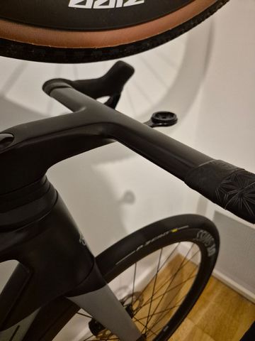 Tweedehands Menet Cycles Custom Shimano 105 Di2 2024 Road & Gravel — afbeelding 7 van 12