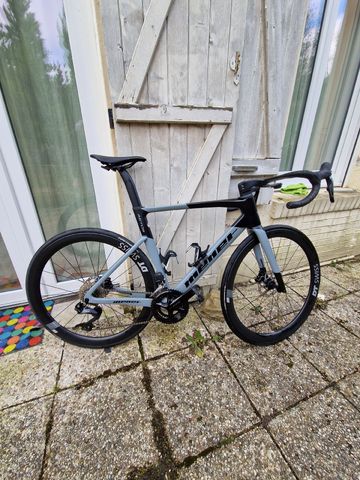 Tweedehands Menet Cycles Custom Shimano 105 Di2 2024 Road & Gravel — afbeelding 2 van 12
