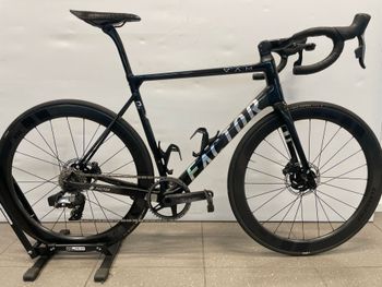 Factor, O2 SRAM Force eTap AXS