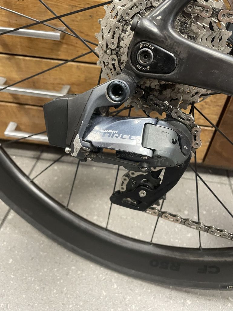 Used Factor O2 SRAM Force eTap AXS 2022 Road & Gravel, Black — image 9 of 11