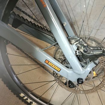 Used Focus Thron Shimano Deore 2023 Mountainbike, Light Gray — image 16 of 20