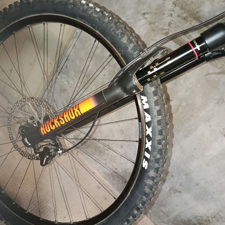 Used Focus Thron Shimano Deore 2023 Mountainbike, Light Gray — image 18 of 20