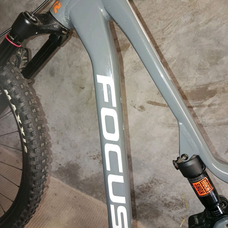 Used Focus Thron Shimano Deore 2023 Mountainbike, Light Gray — image 19 of 20
