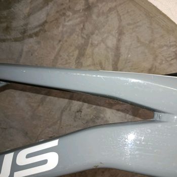 Used Focus Thron Shimano Deore 2023 Mountainbike, Light Gray — image 11 of 20