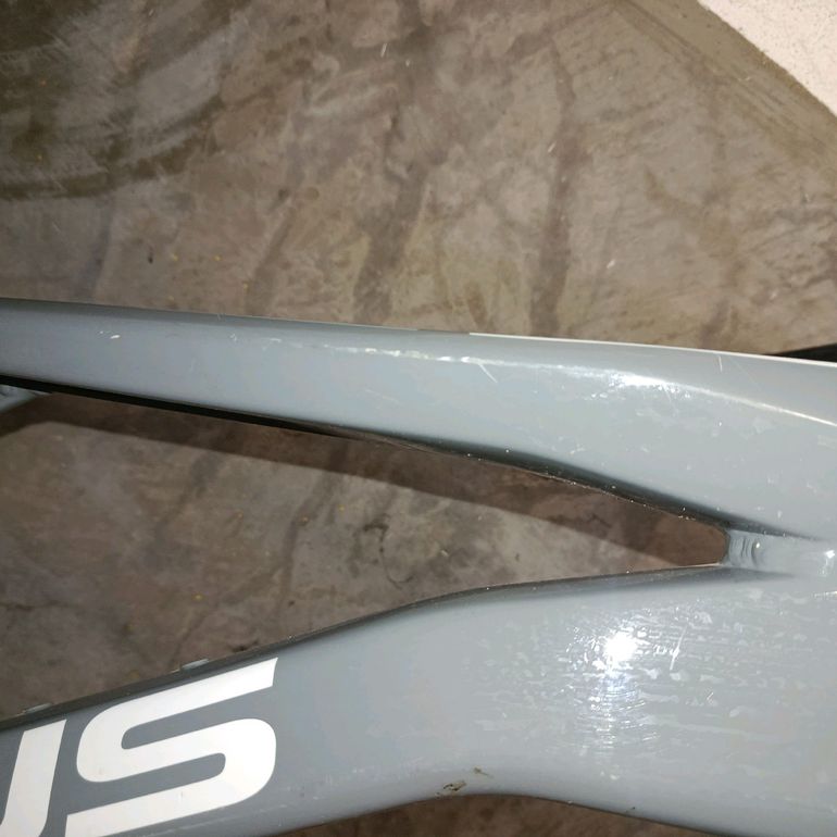 Used Focus Thron Shimano Deore 2023 Mountainbike, Light Gray — image 11 of 20