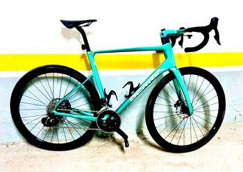 Berria, BELADOR SRAM Rival eTap AXS