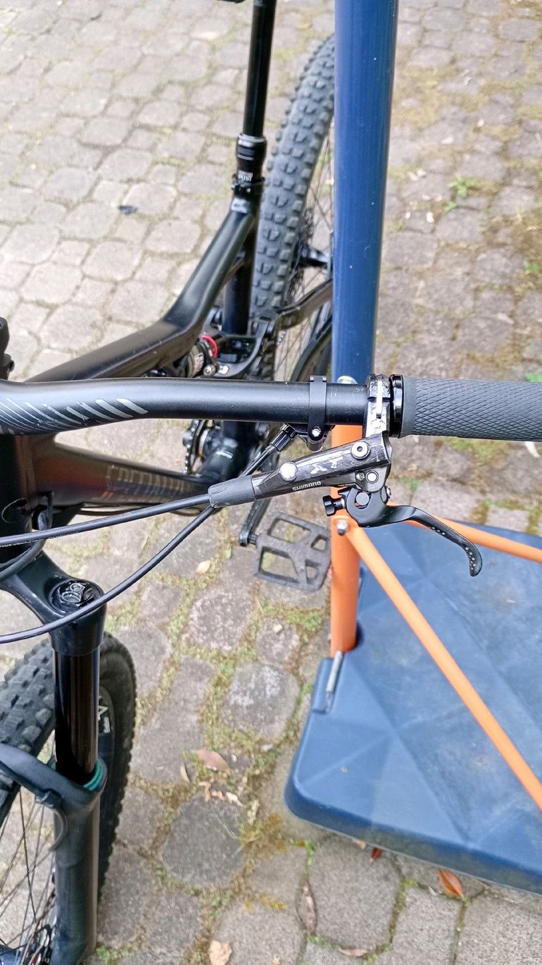 Used Specialized Stumpjumper SRAM GX 2017 Mountainbike, Nero — image 14 of 19