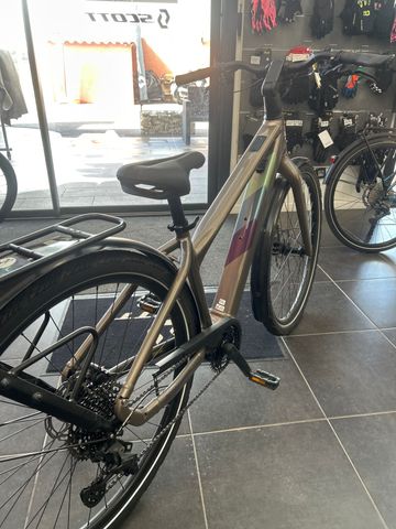 Used Bergamont E-Ville Shimano Deore XT 2024 Urban, Light Gray — image 4 of 4
