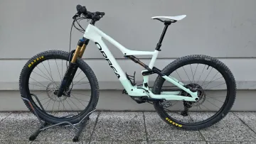 Orbea RISE M10 2022 2022 Mountainbike usato, Grigio chiaro — immagine 2 di 5